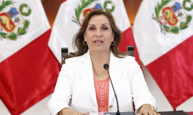 Fiscalía inicia la cacería contra Dina  por fuga de Cerrón