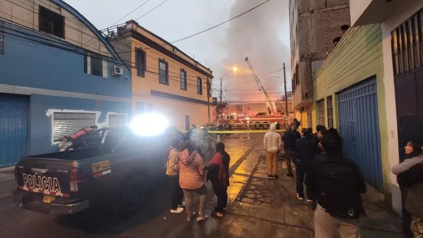 Breña: Incendio afectó a viviendas