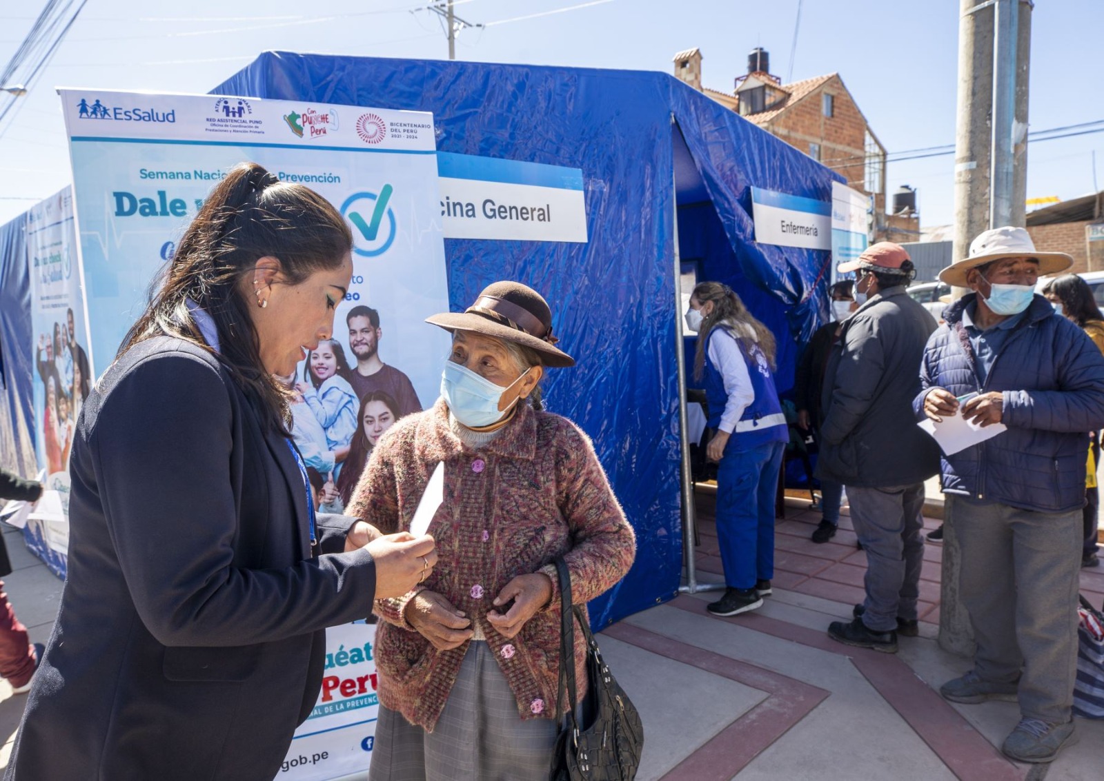 EsSalud lleva atención médica gratuita a más de 2,000 personas en Huanta
