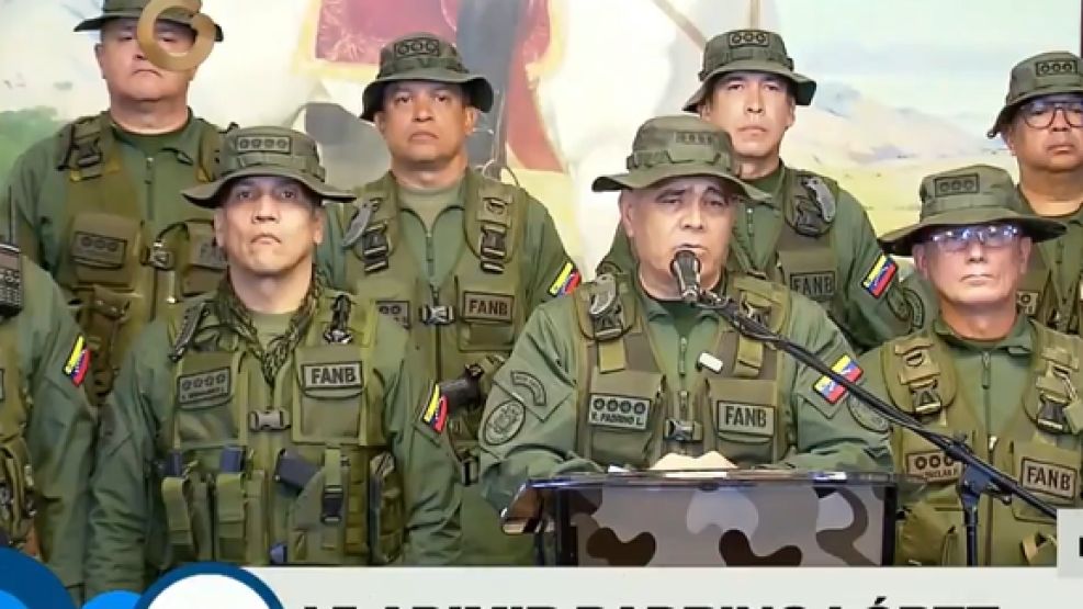 Militares venezolanos afirman su apoyo a Nicolás Maduro