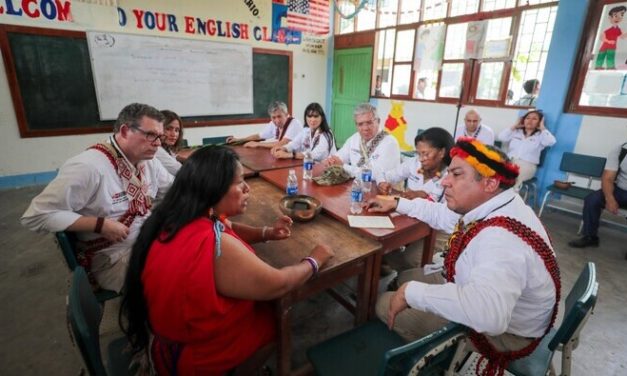 Condorcanqui: Gustavo Adrianzén supervisa entrega de bienes