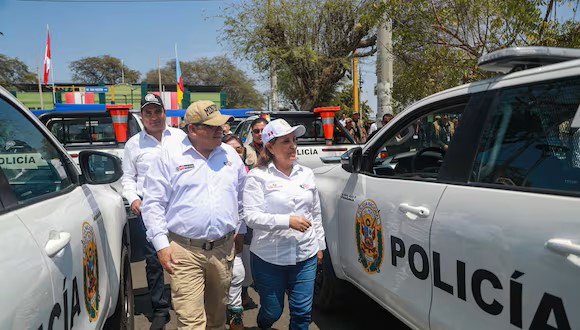 Dina Boluarte arremete contra la prensa y opositores en discurso