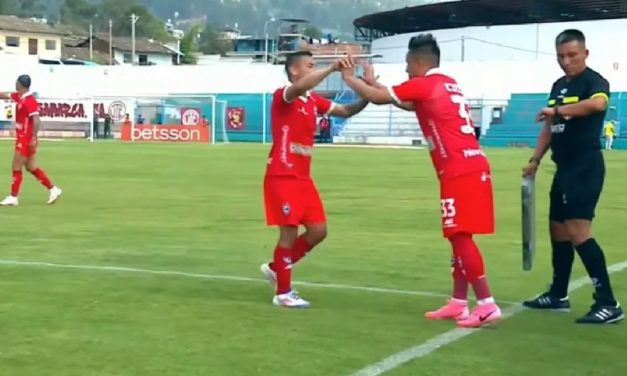 Christian Cueva debutó con la camiseta de Cienciano