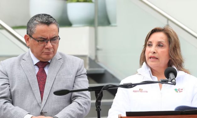 Dina Boluarte asegura que su gobierno enfrenta la inseguridad sin ocultarse