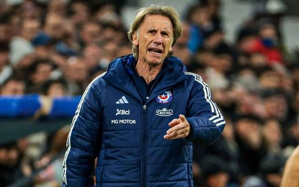 Ricardo Gareca estaría con un pie afuera de la selección chilena