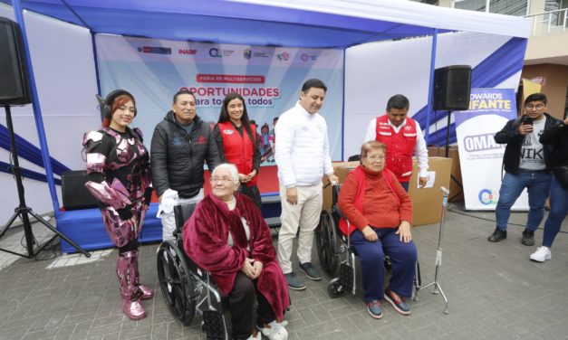 Fundación Uniendo Corazones dona sillas de ruedas a ancianos vulnerables del distrito Carmen de la Legua 