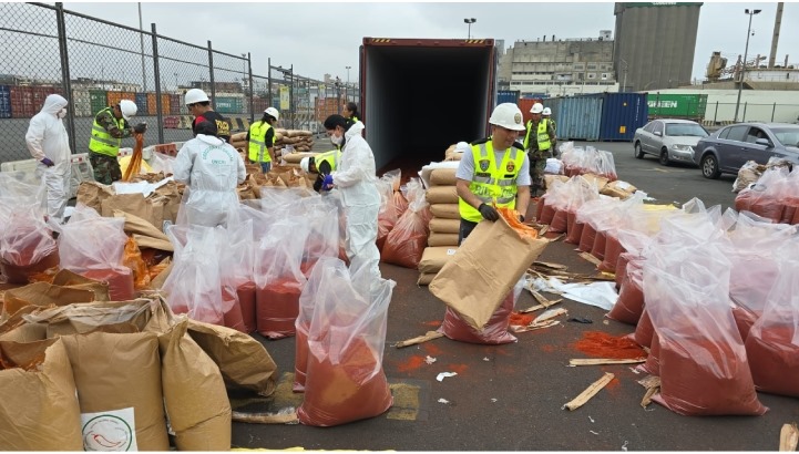 PNP incauta más de 2,000 kilos de cocaína en Callao