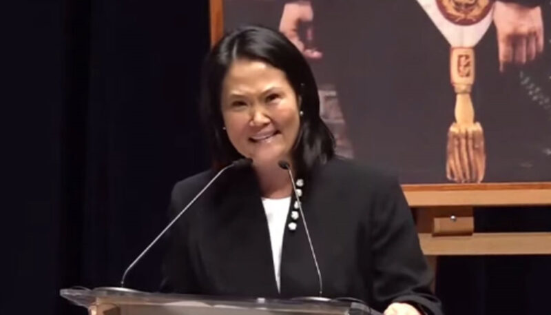 Keiko Fujimori se despide de su padre: "Ahora eres libre del odio y la venganza"