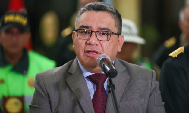 Ministro Santivañez rechaza audios donde se revelan sus intenciones de ser presidente