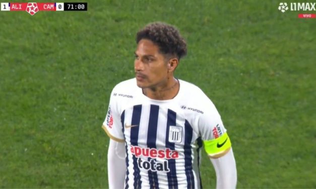 Paolo Guerrero debutó oficialmente en Alianza Lima