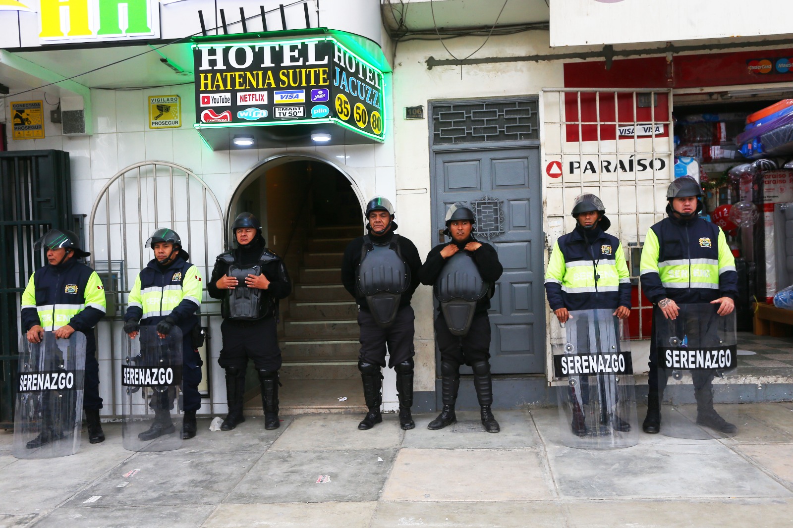 Clausuran hostales y mecánicas de la muerte en SMP