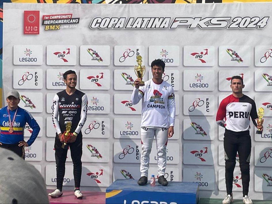 Peruano José Francisco Mamani es Campeón Sudamericano de la máxima categoría de ciclismo BMX Racing