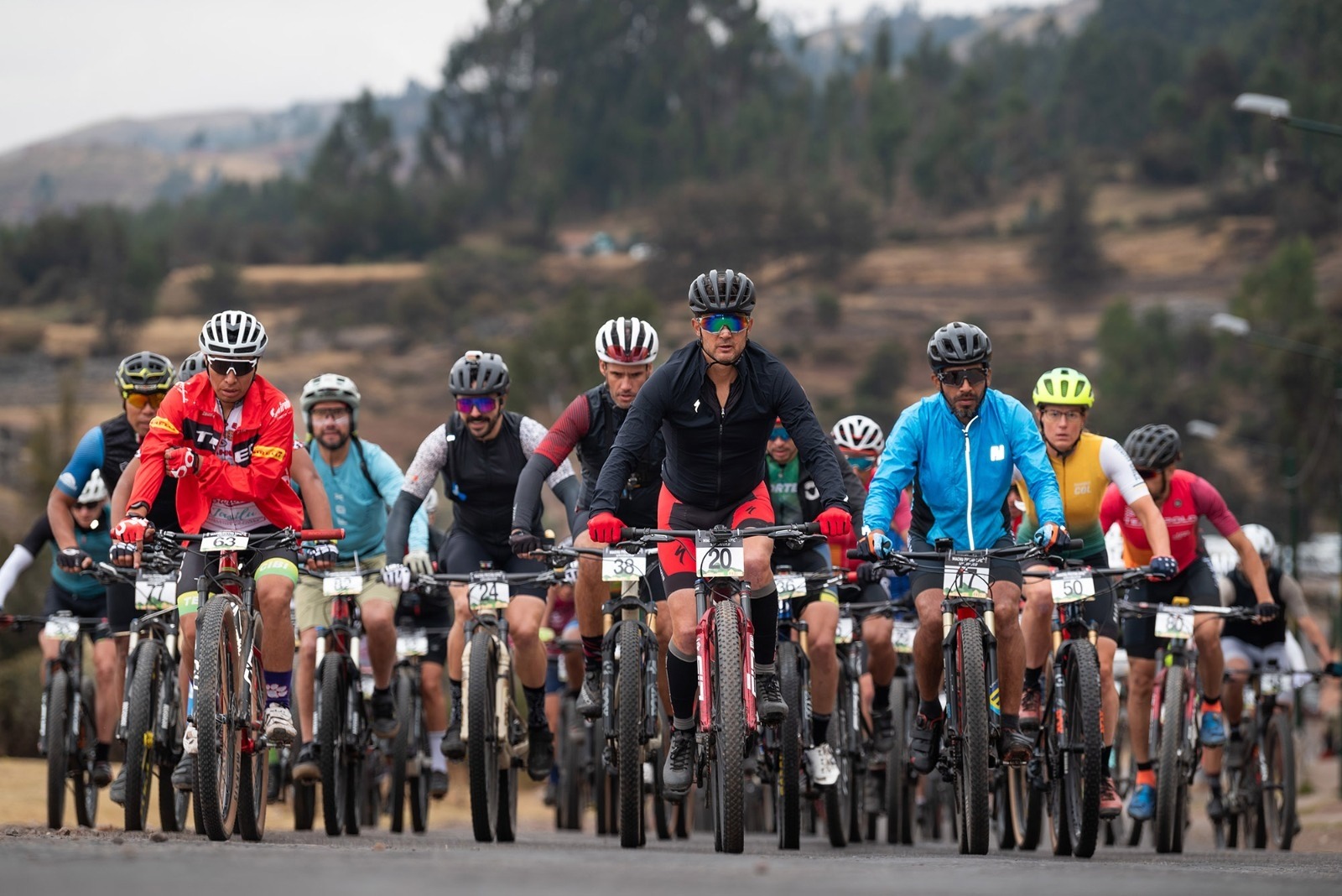 Competencia de ciclismo de montaña en Cusco