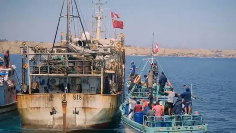 Perú endurece control sobre barcos pesqueros extranjeros con nuevo decreto