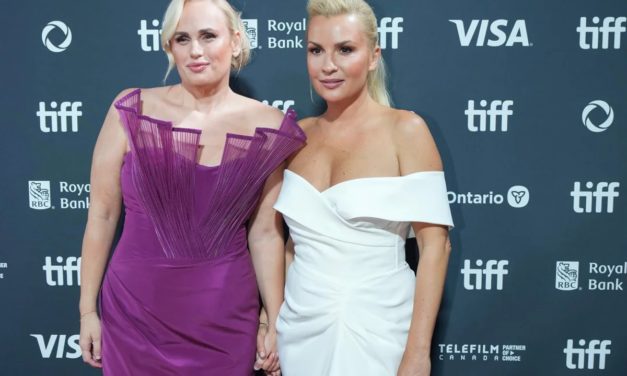 Rebel Wilson se casa con Ramona Agruma en una íntima ceremonia