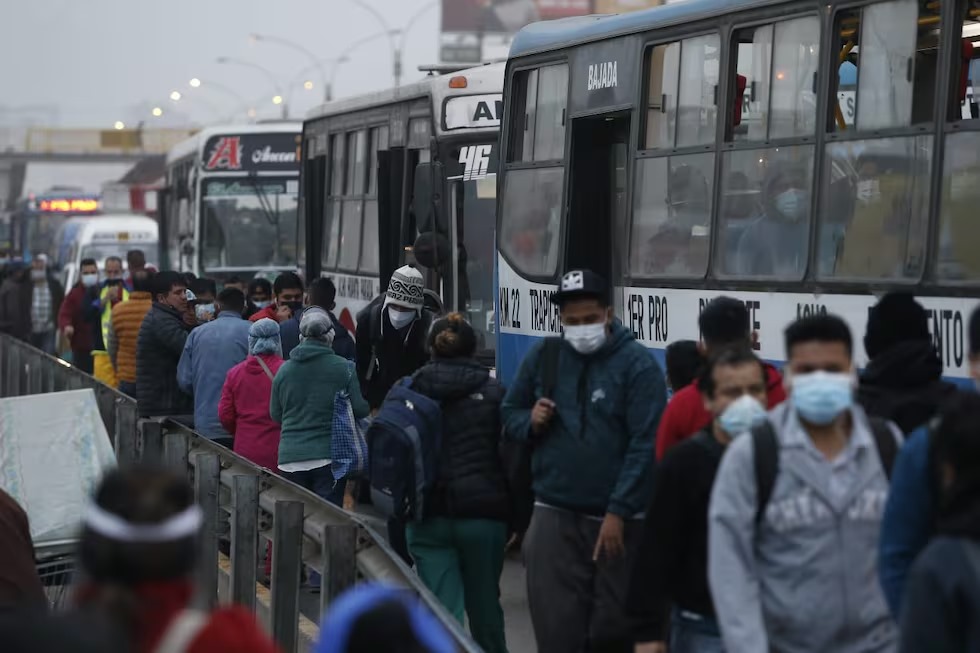 Dirigente de transportistas advierte realizar un «paro indefinido»