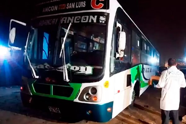 Ancón: Bus de empresa Vipusa fue baleado por un sicario