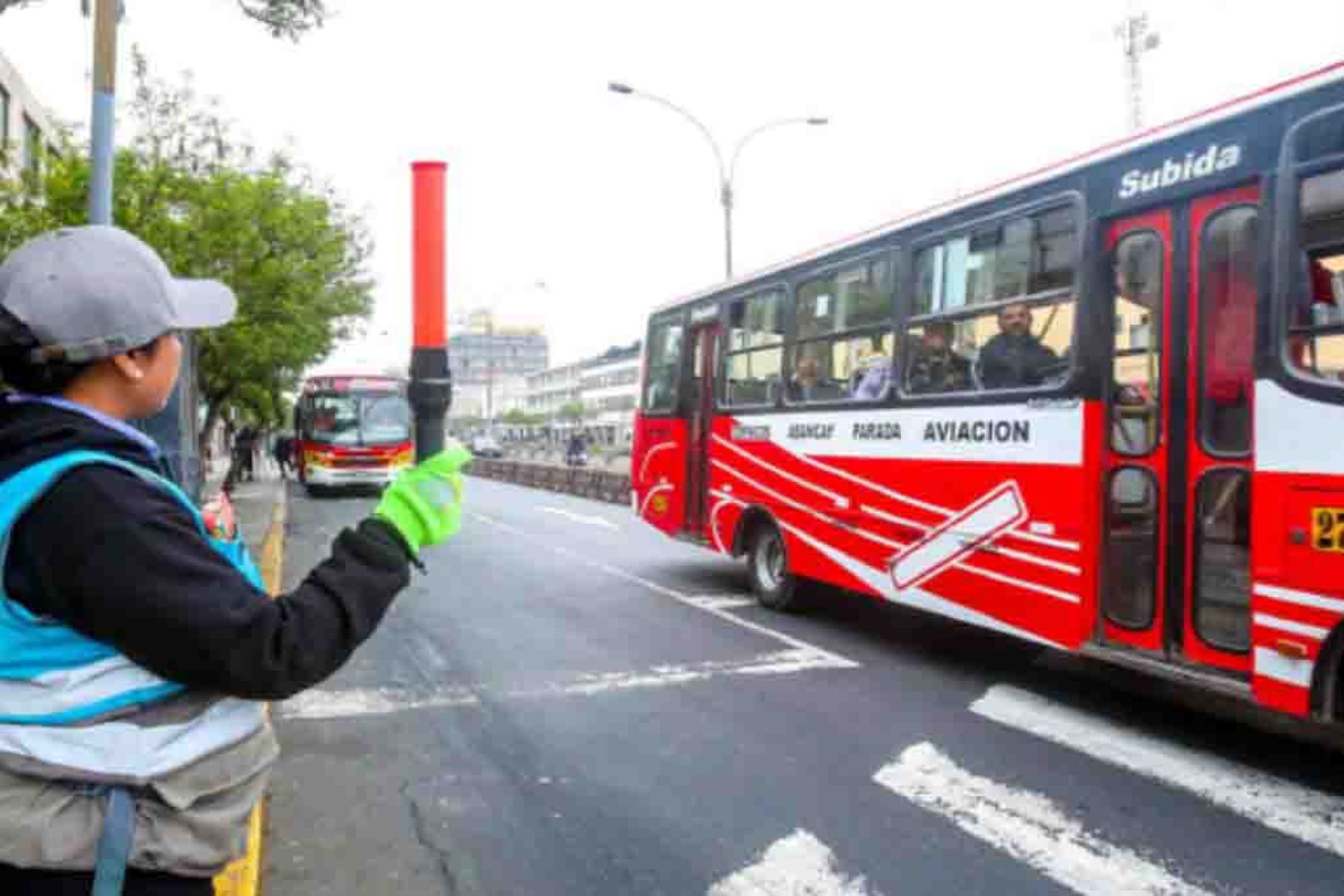 Rutas de transporte en Lima modifican recorridos por cierre del puente Ricardo Palma