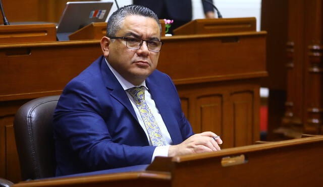 Congreso evita censura al ministro del Interior pese a críticas