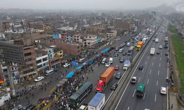 Gremios de transporte anuncian paro nacional para el 12 de noviembre