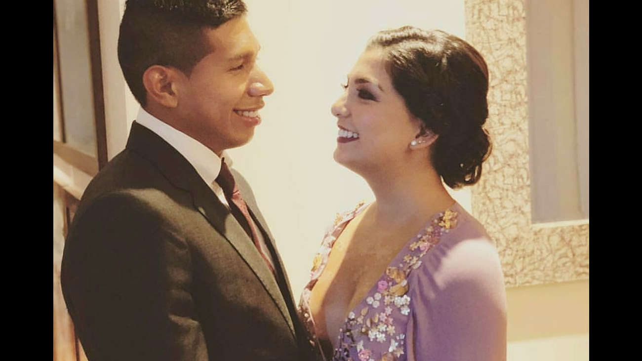 Edison Flores sorprende al borrar fotos con su esposa