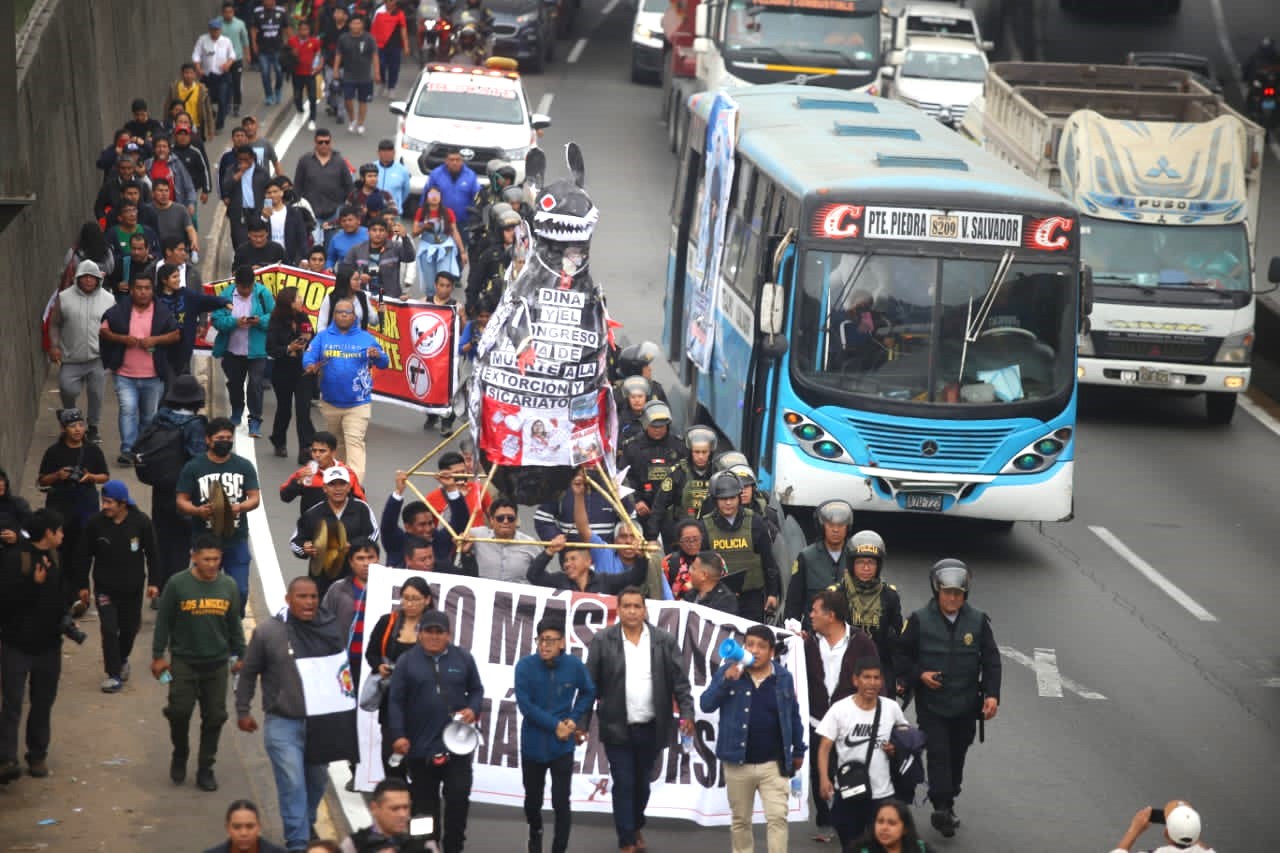 Anuncian marchas contra el gobierno y el Congreso