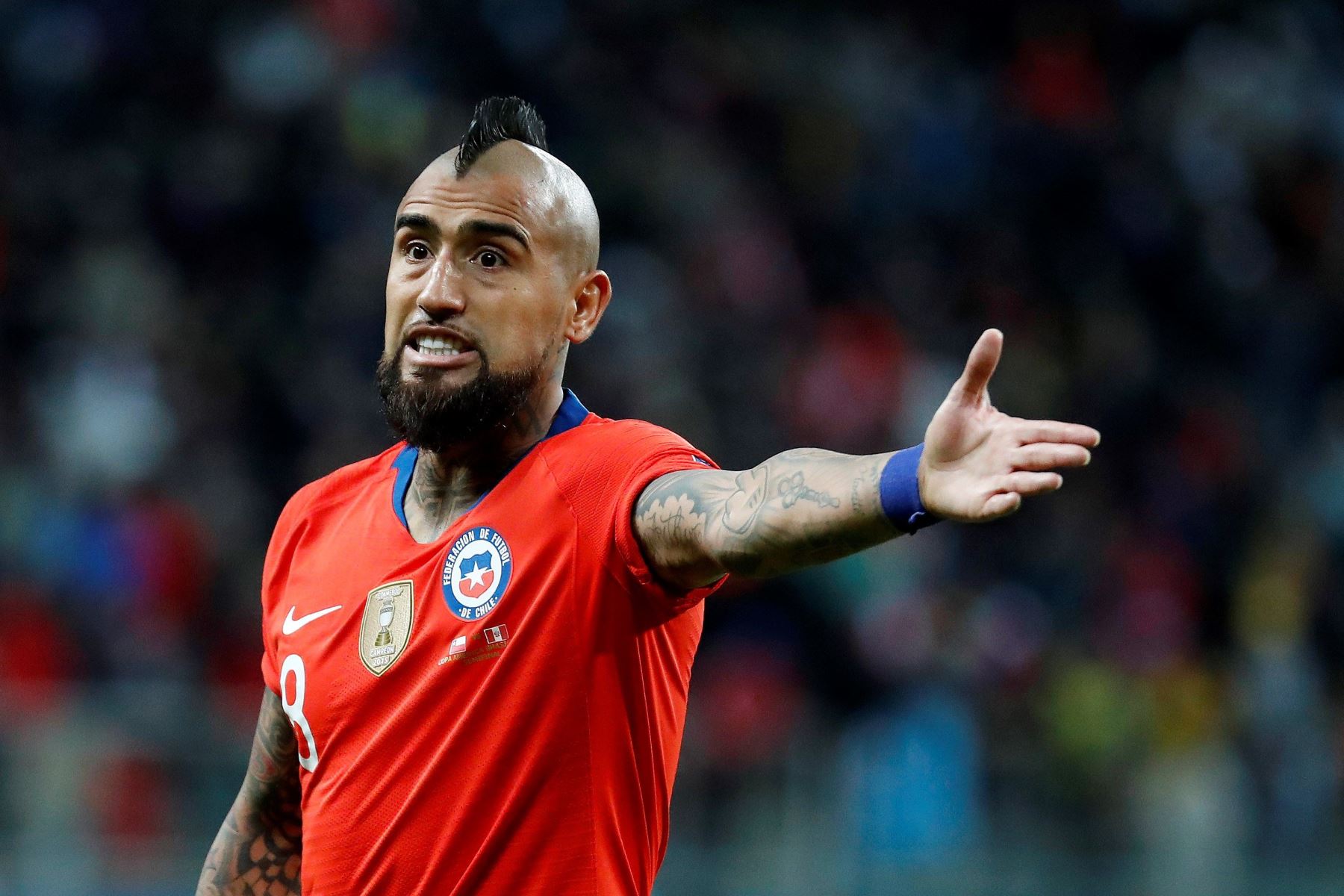 Arturo Vidal lanza crítica contra jugador chileno por su físico