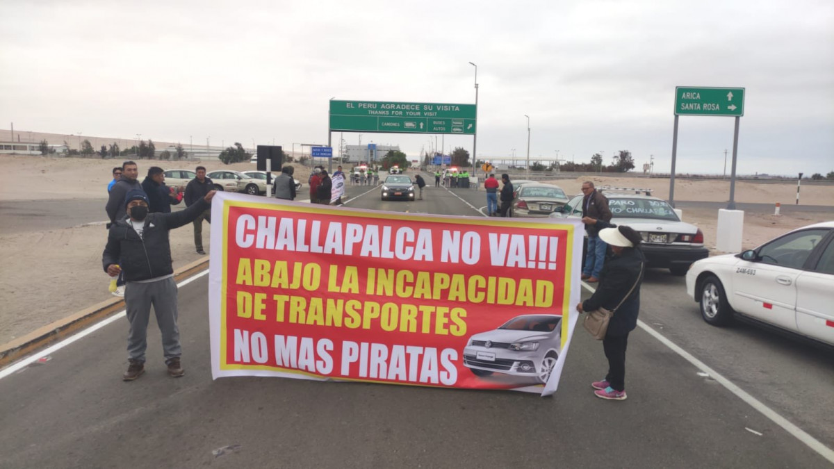 Tacna: protesta y bloqueo de carretera contra la ampliación del penal de Challapalca