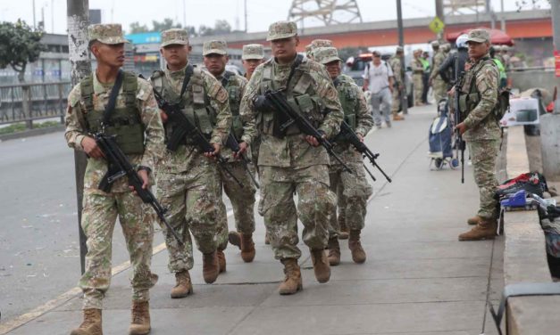 Efectivos de las Fuerzas Armadas se despliegan en Lima y Callao para salvaguardar el orden