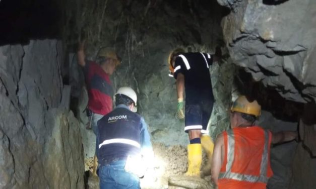 Hay 280 mineros desaparecidos y 16 hallados en fosas comunes