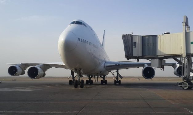 Irán suspendió los vuelos en todos los aeropuertos