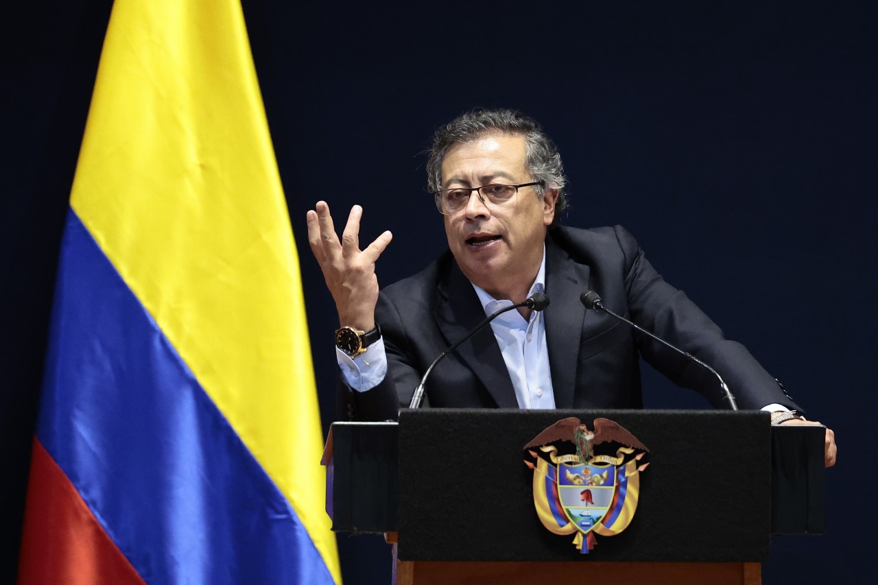 Colombia: Petro ordena bombardeos contra disidencias FARC