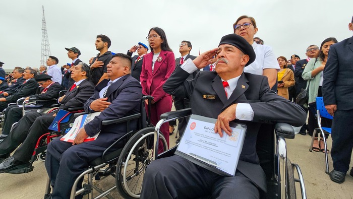 Veteranos de guerra y la pacificación reciben medalla