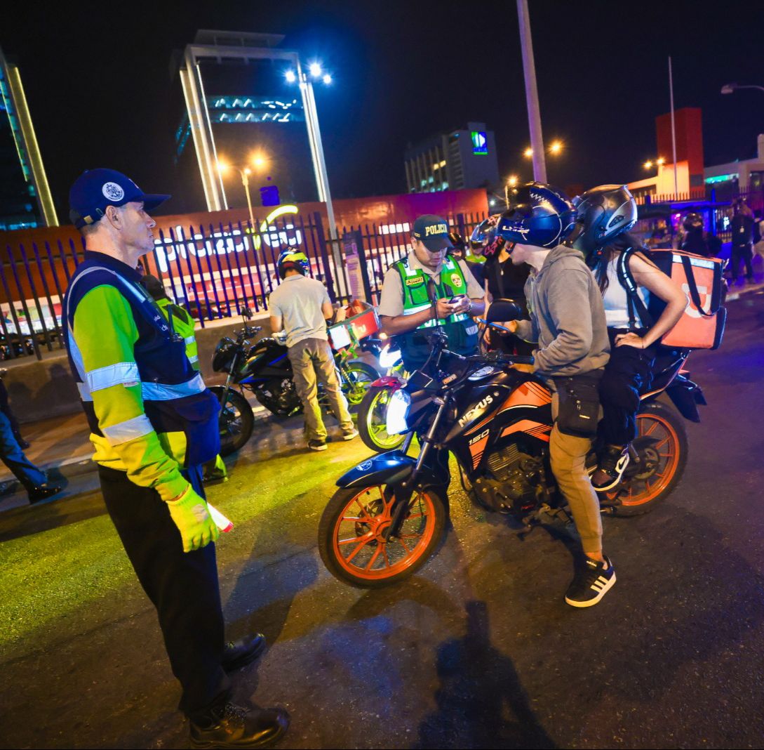 La alcaldesa de San Isidro, Nancy Vizurraga, se mostró de acuerdo con restringir la circulación de motocicletas con dos pasajeros a bordo, como una medida para combatir la inseguridad ciudadana.