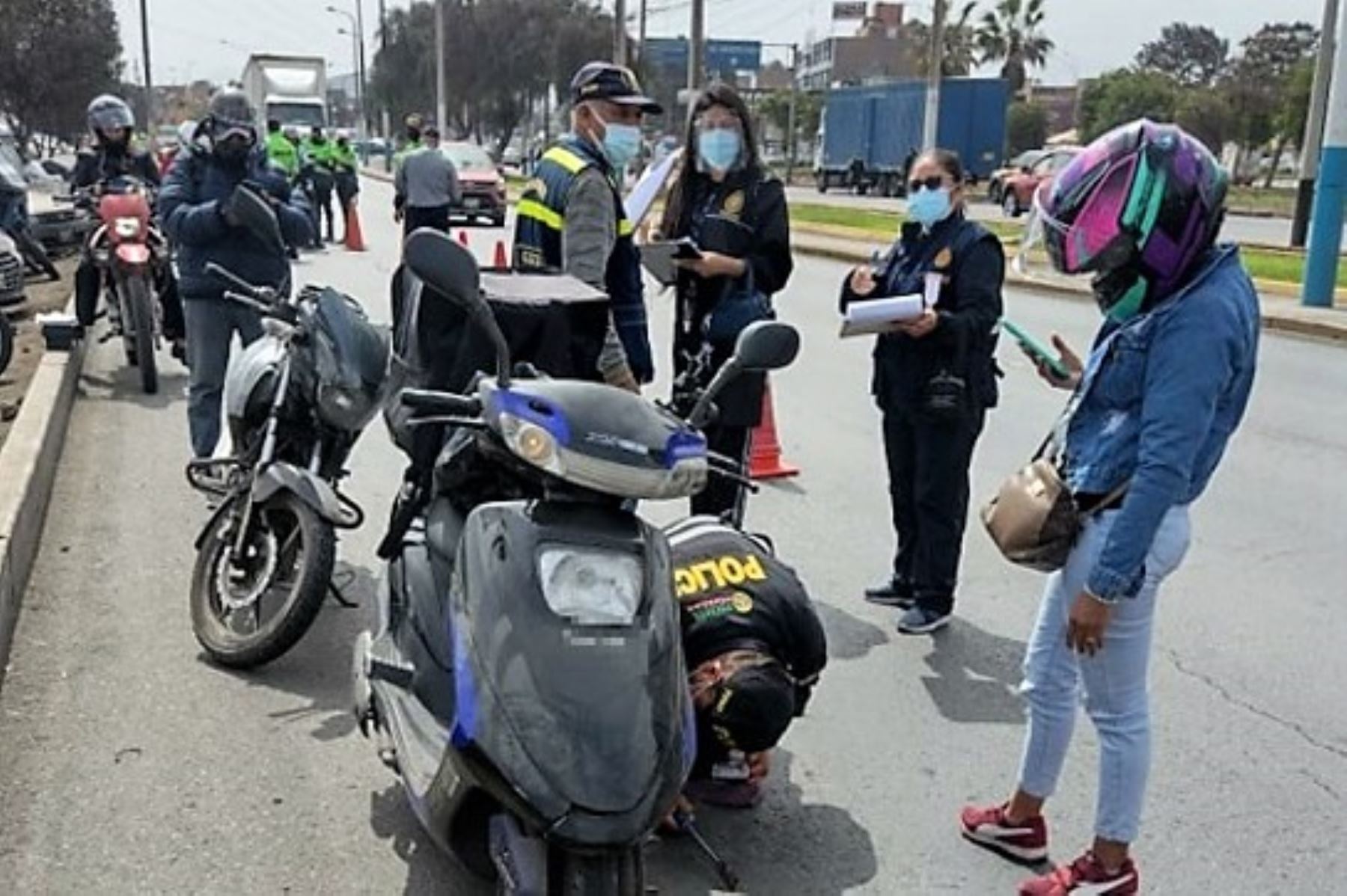 Alcalde de Los Olivos planteó prohibir la circulación de motos