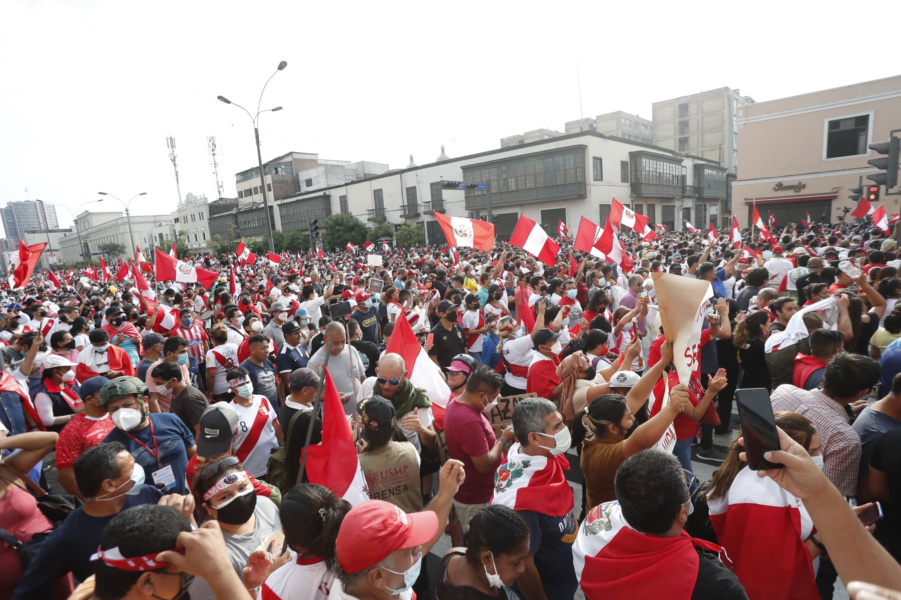 Fredy Hinojosa llama traidores a la patria a quienes promuevan marchas durante el APEC