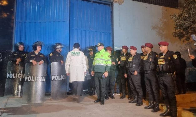 Ate: Sicario mató a docente escolar en la puerta de un colegio