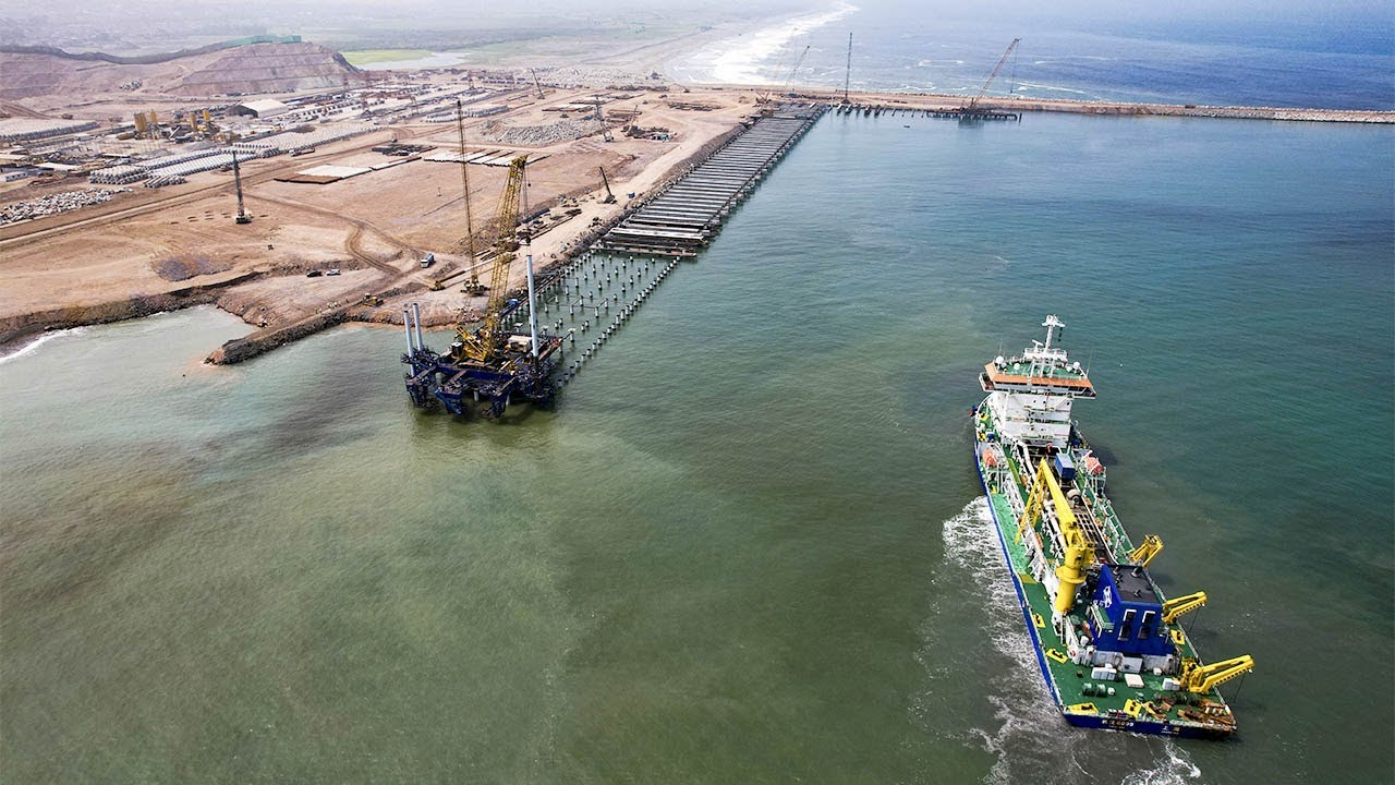 Barcos chinos siguen extrayendo recursos del mar peruano