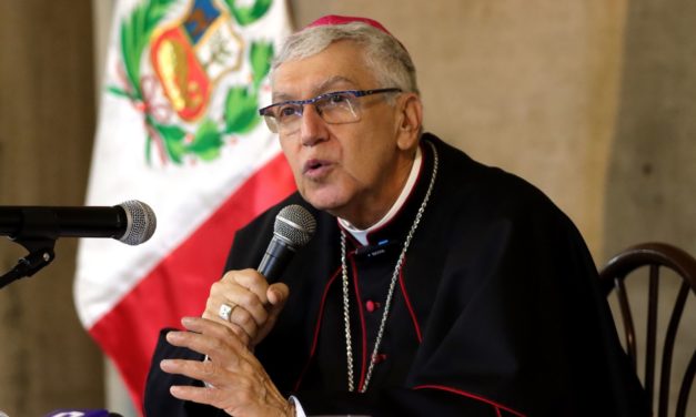 Caviares toman por  asalto iglesia peruana