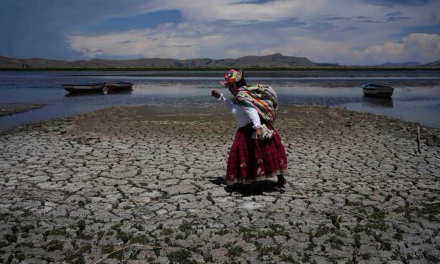 Descenso del Lago Titicaca obliga a reconstruir muelles en Puno