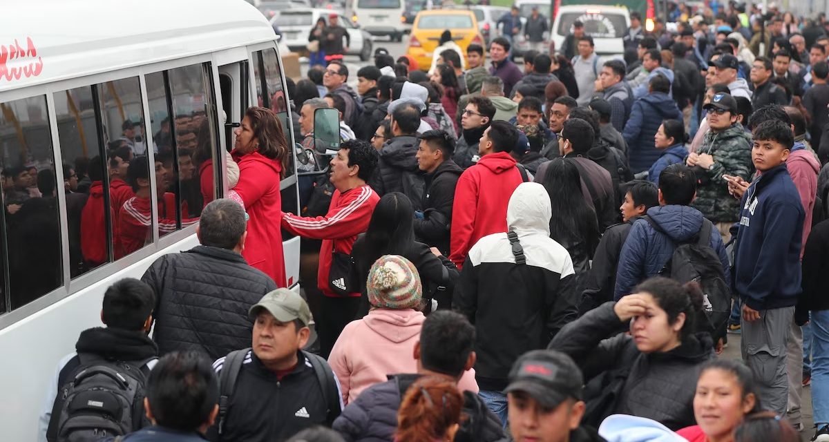 Transportistas suspenden temporalmente paro tras romper diálogo con el Congreso