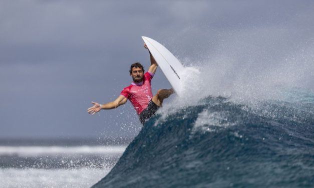 Alonso Correa vuelve a las olas en los Juegos Panamericanos de Surf 2024