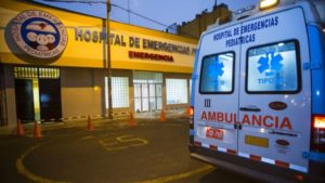 Milagro médico en Lima: equipo salva a bebé que tragó una bolita de madera