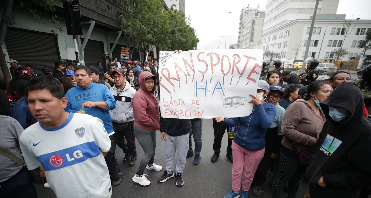 Paro de transportistas genera caos y tensión en Lima