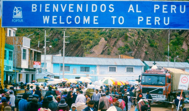 Tensión en la frontera entre Bolivia y Perú por contrabando de alimentos