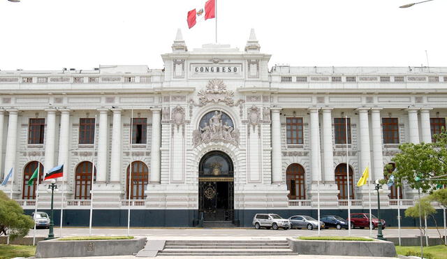 Congreso debatirá reelección de autoridades y cambios a la Constitución este miércoles  