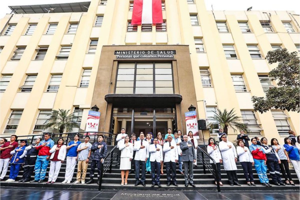 Nombramiento de profesionales de salud en CLAS