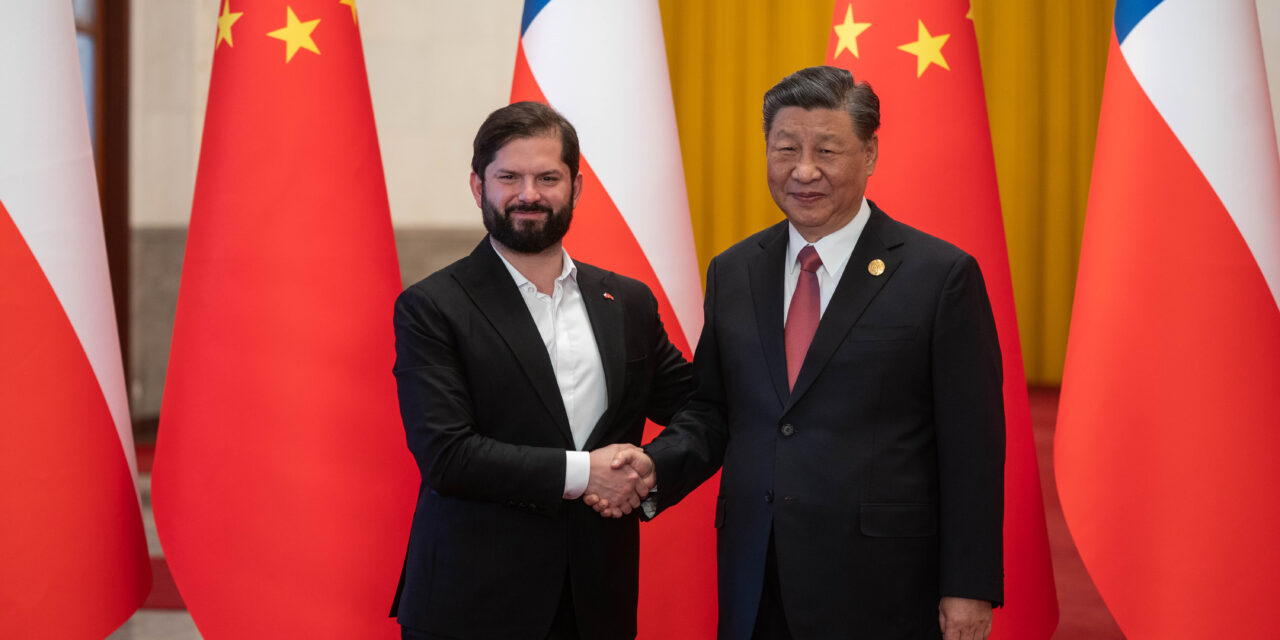 Gabriel Boric busca estrechar lazos con China