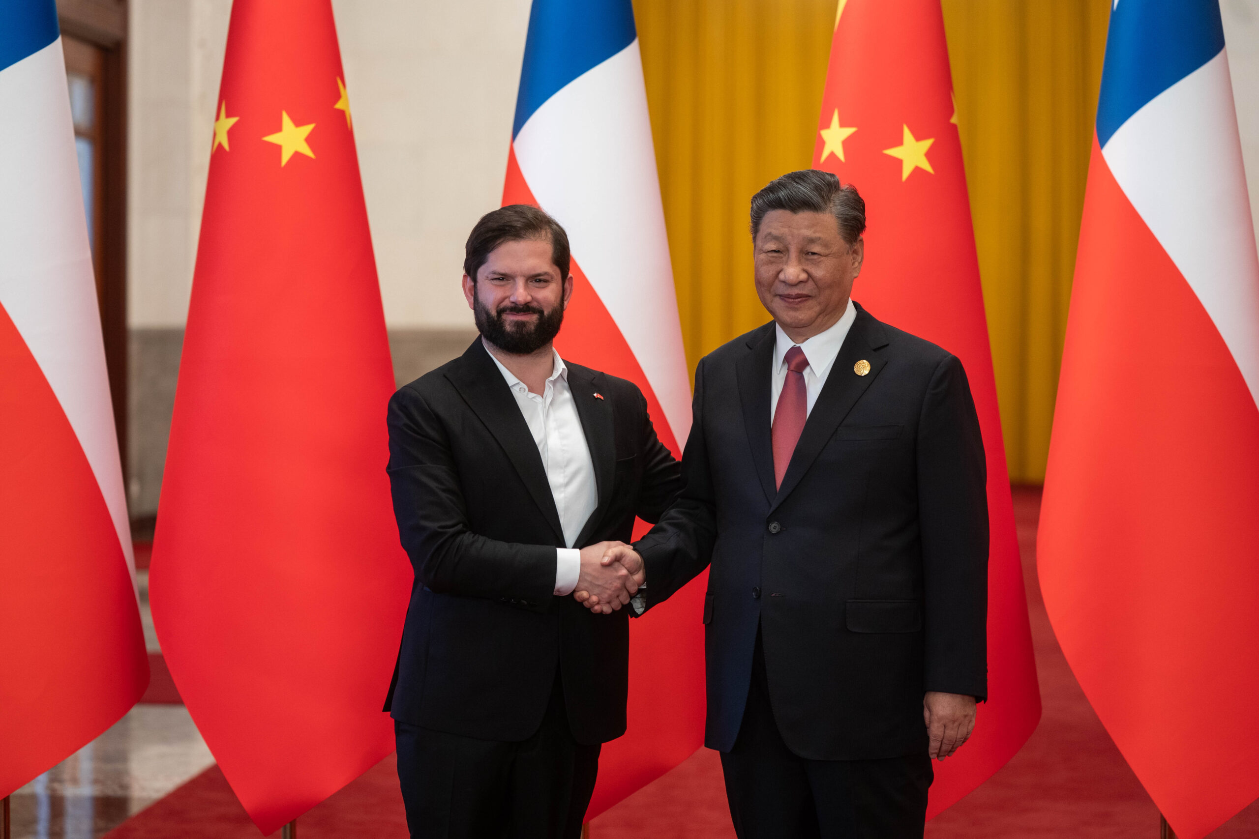 Gabriel Boric busca estrechar lazos con China