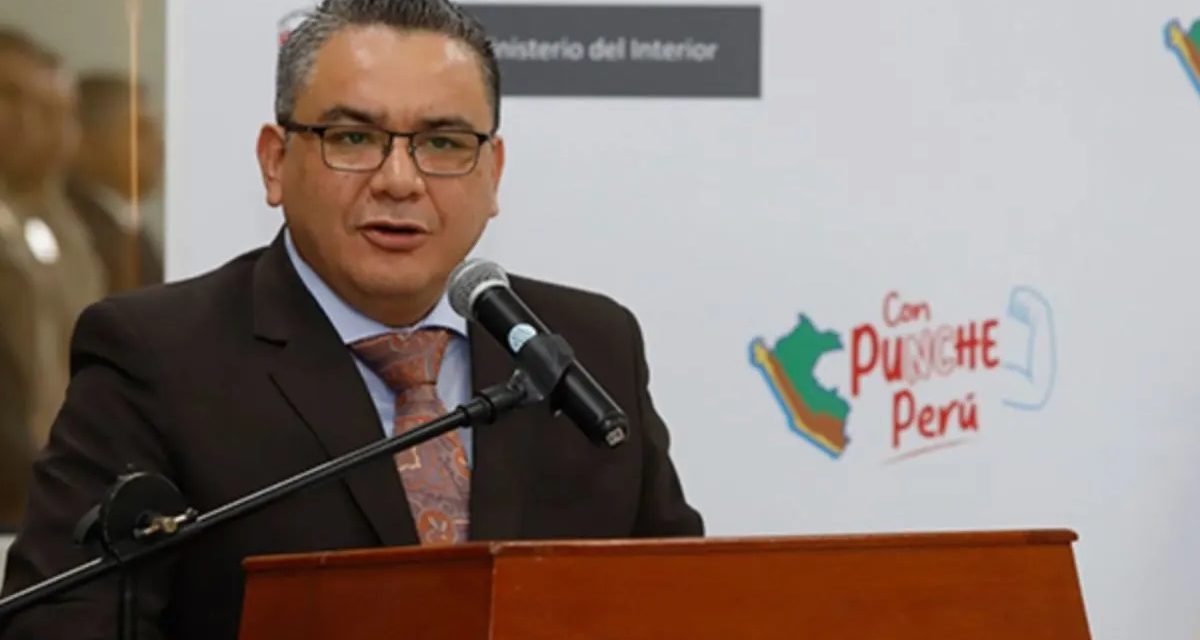 Ministro Santiváñez rechaza las críticas a medidas contra crimen